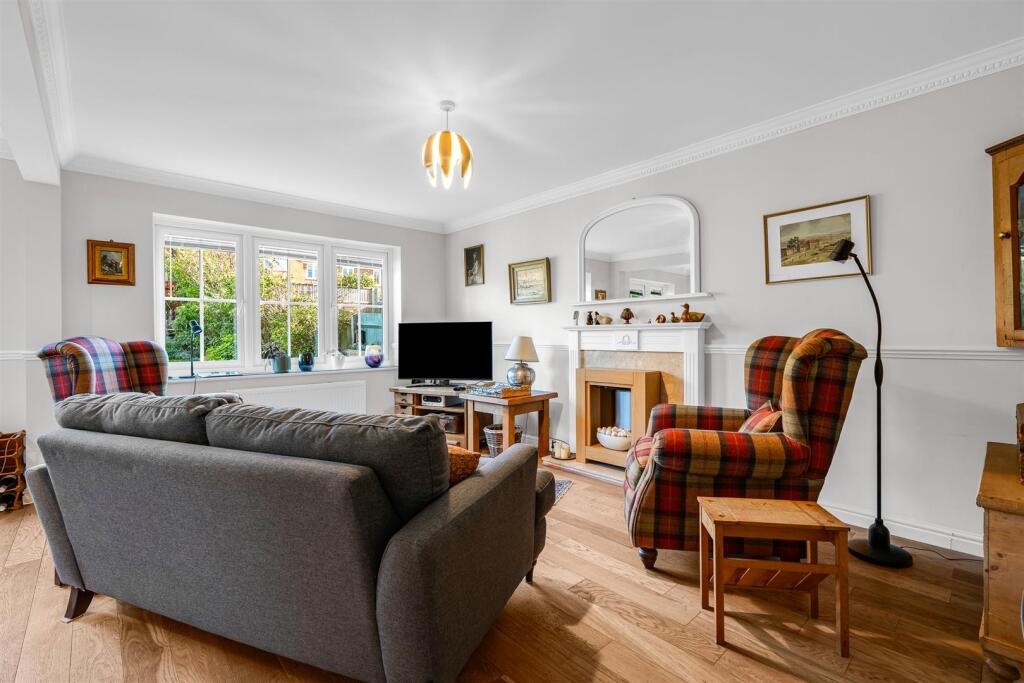 Additional image 7 of Welwyn Hall Gardens, Welwyn