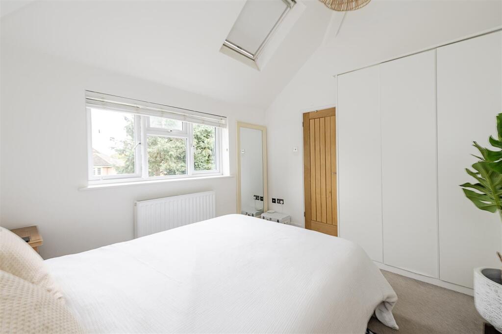 Additional image 7 of Grove Avenue, Harpenden