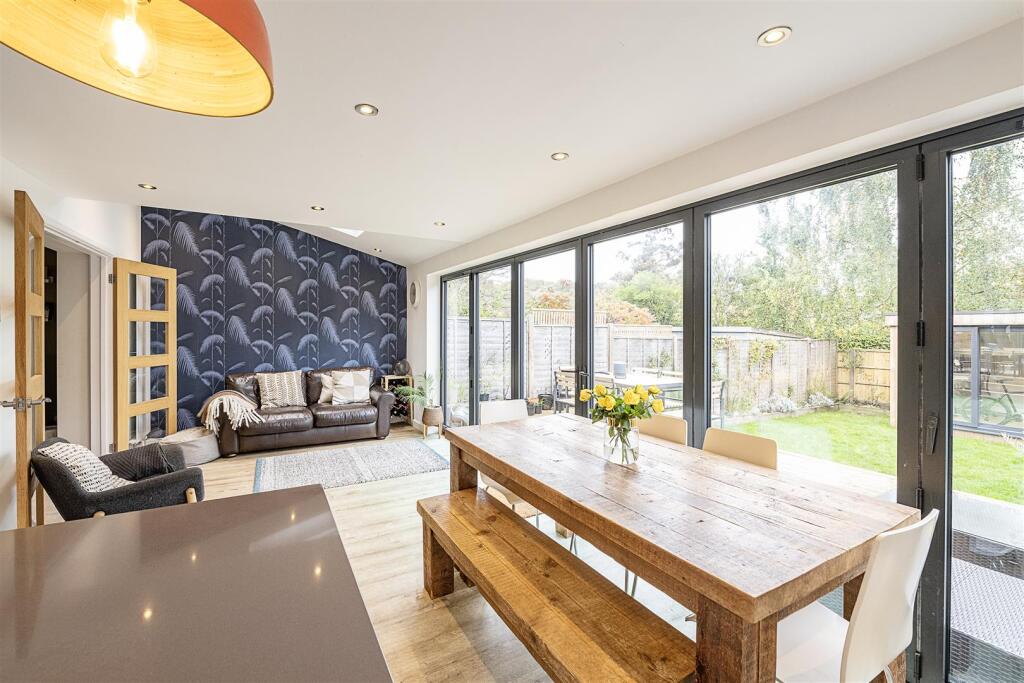 Additional image 5 of Grove Avenue, Harpenden