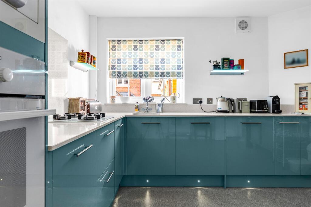 Additional image 6 of Welwyn Hall Gardens, Welwyn