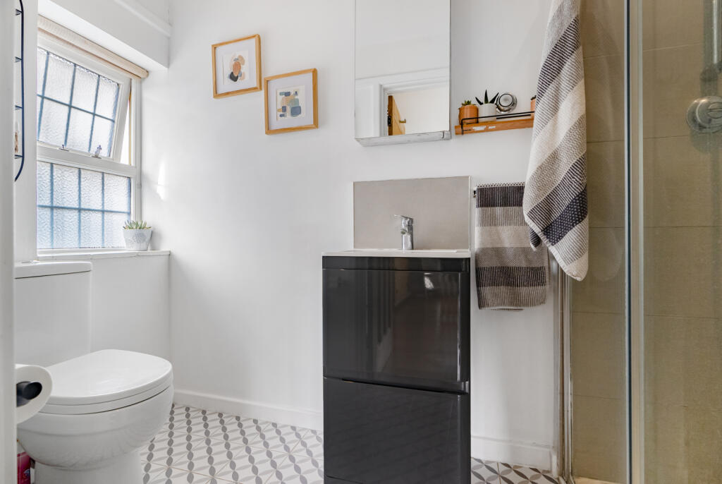 Additional image 16 of Bloomfield Road, Harpenden, Hertfordshire, AL5