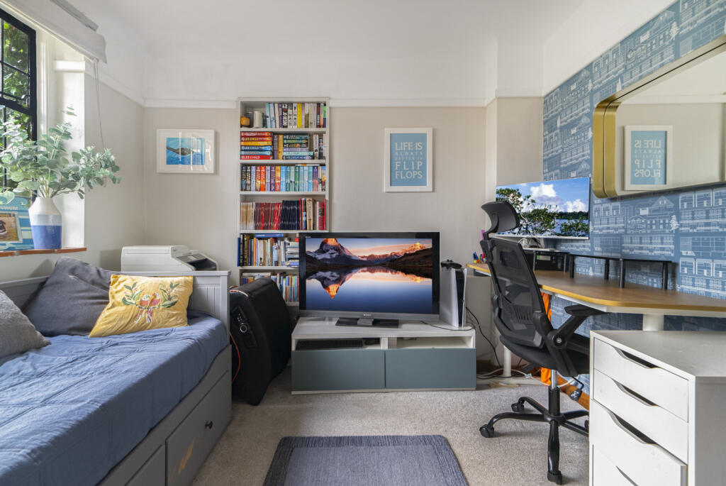 Additional image 13 of Bloomfield Road, Harpenden, Hertfordshire, AL5