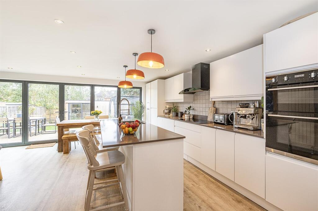 Additional image 14 of Grove Avenue, Harpenden