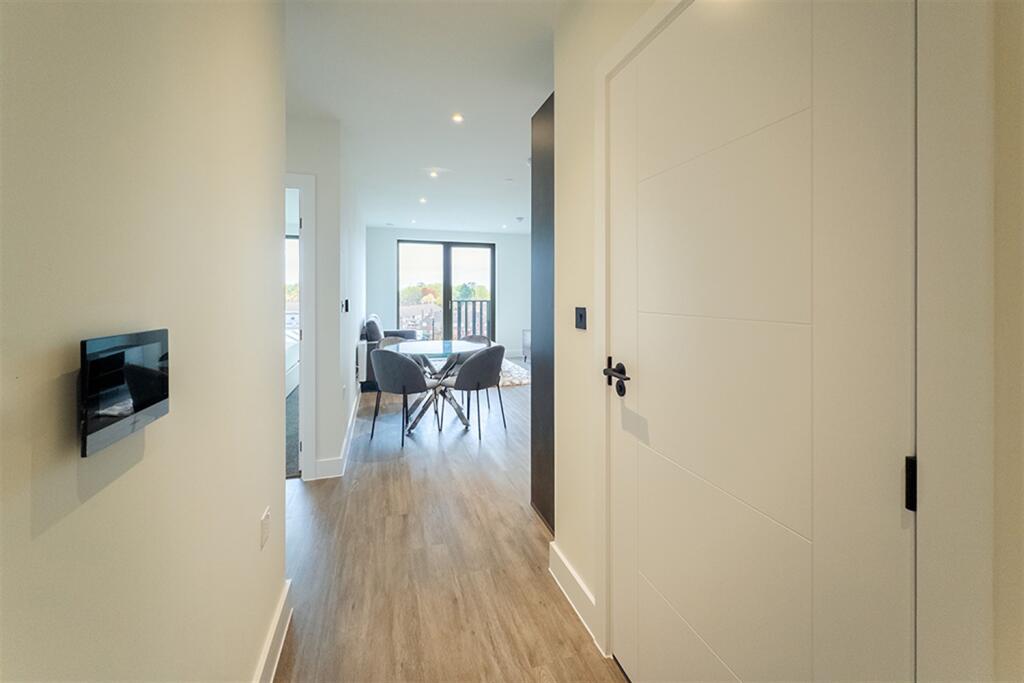 Additional image 6 of Belmont Wharf, Glasswater Locks, B4