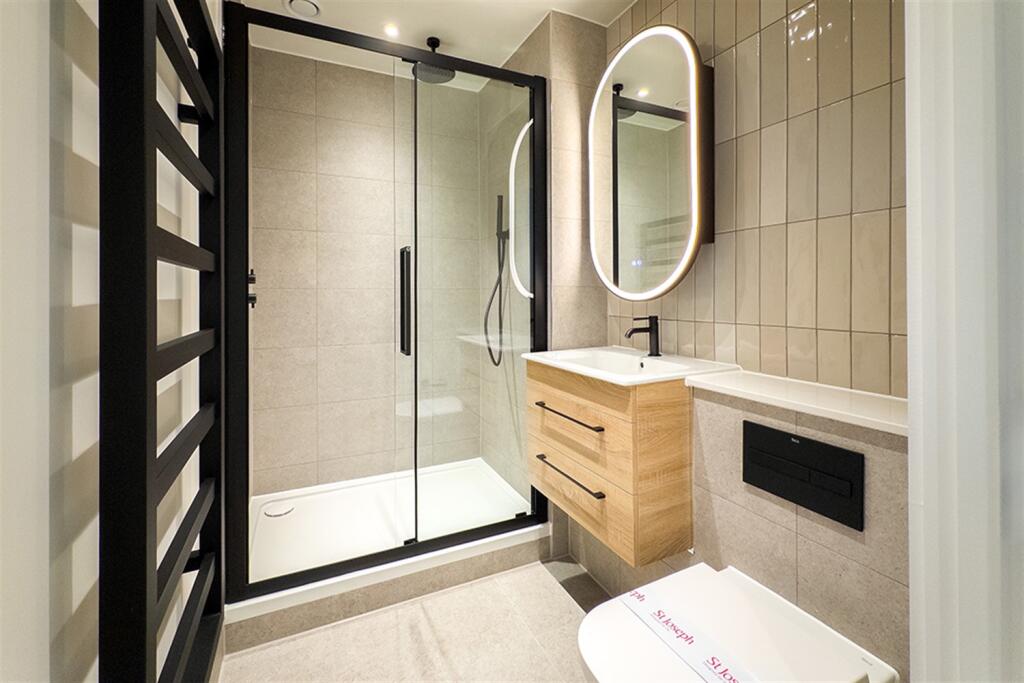 Additional image 8 of Belmont Wharf, Glasswater Lock, B4