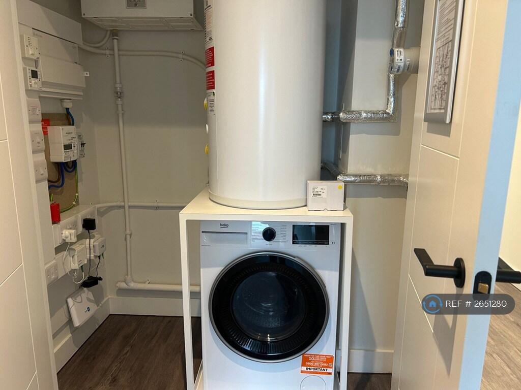 Additional image 7 of Glasswater Locks, Birmingham, B4