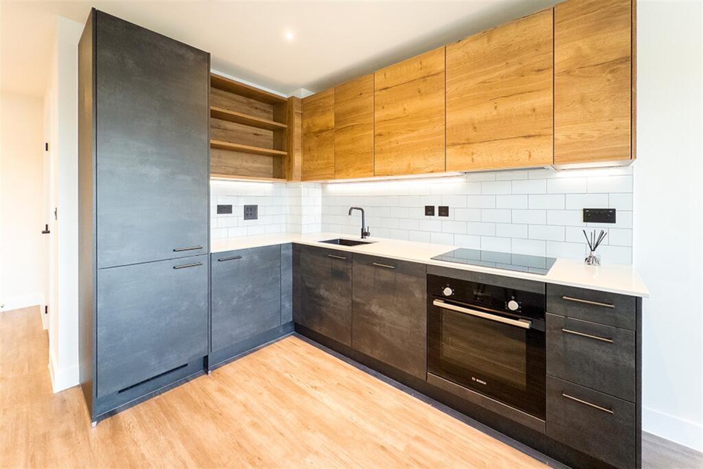 Additional image 5 of Belmont Wharf, Glasswater Locks, B4