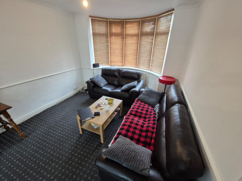 Trevanie Avenue, Birmingham, B32 photo 3