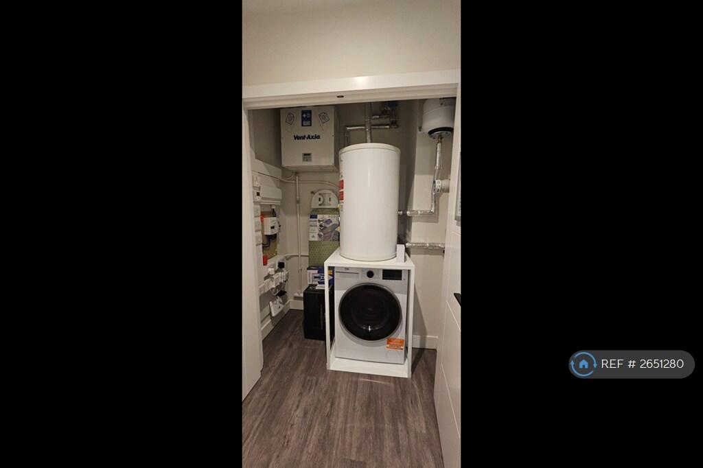 Additional image 17 of Glasswater Locks, Birmingham, B4