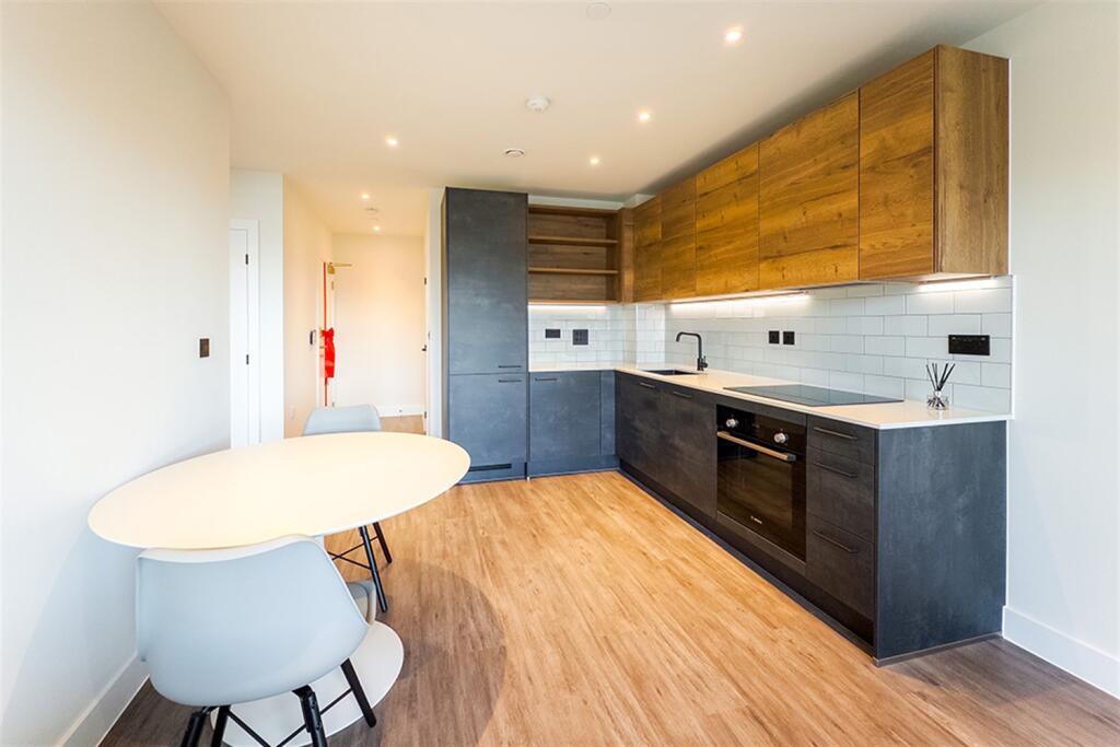 Additional image 4 of Belmont Wharf, Glasswater Locks, B4