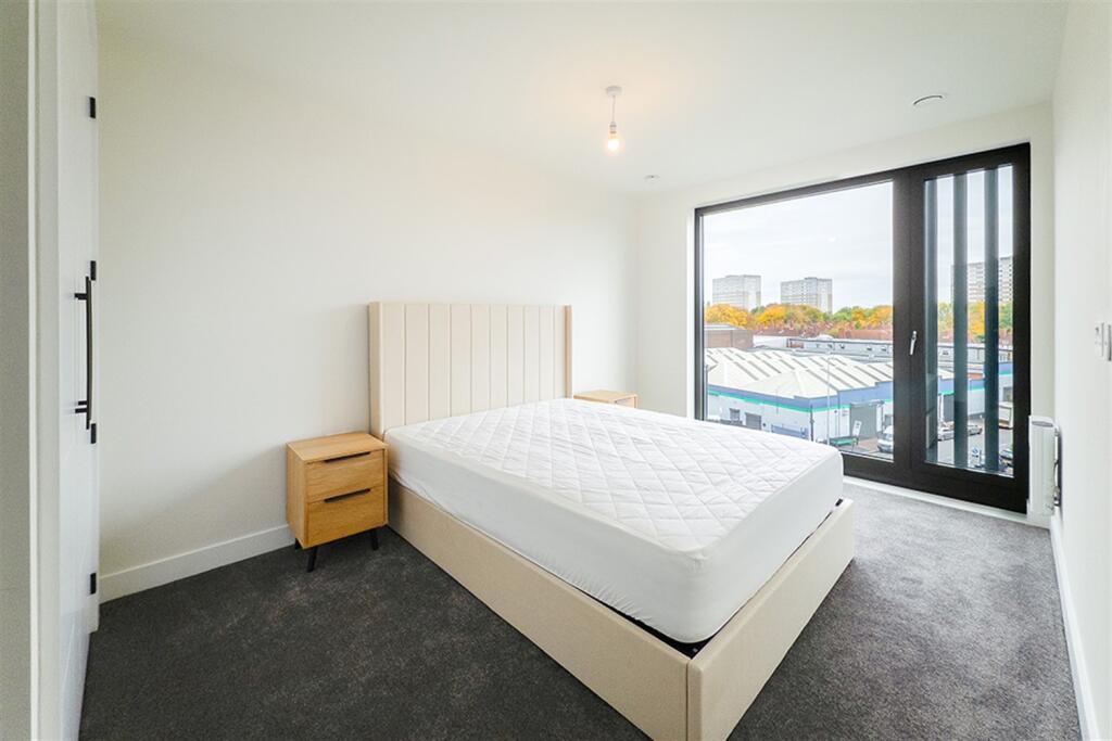 Additional image 7 of Belmont Wharf, Glasswater Locks, B4