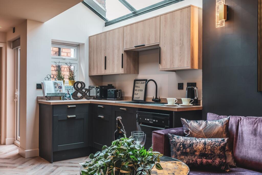 Additional image 10 of Warwards Lane, Birmingham, B29