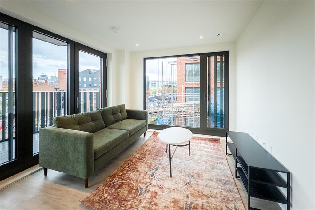 Additional image 2 of Belmont Wharf, Glasswater Lock, B4