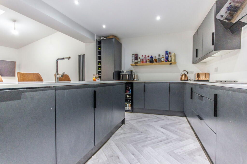 Additional image 5 of Court Oak Road, Birmingham, B32 2DX