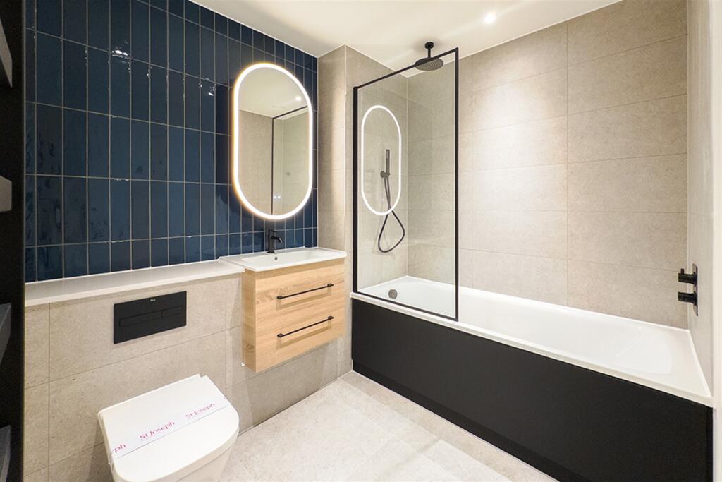 Additional image 9 of Belmont Wharf, Glasswater Locks, B4