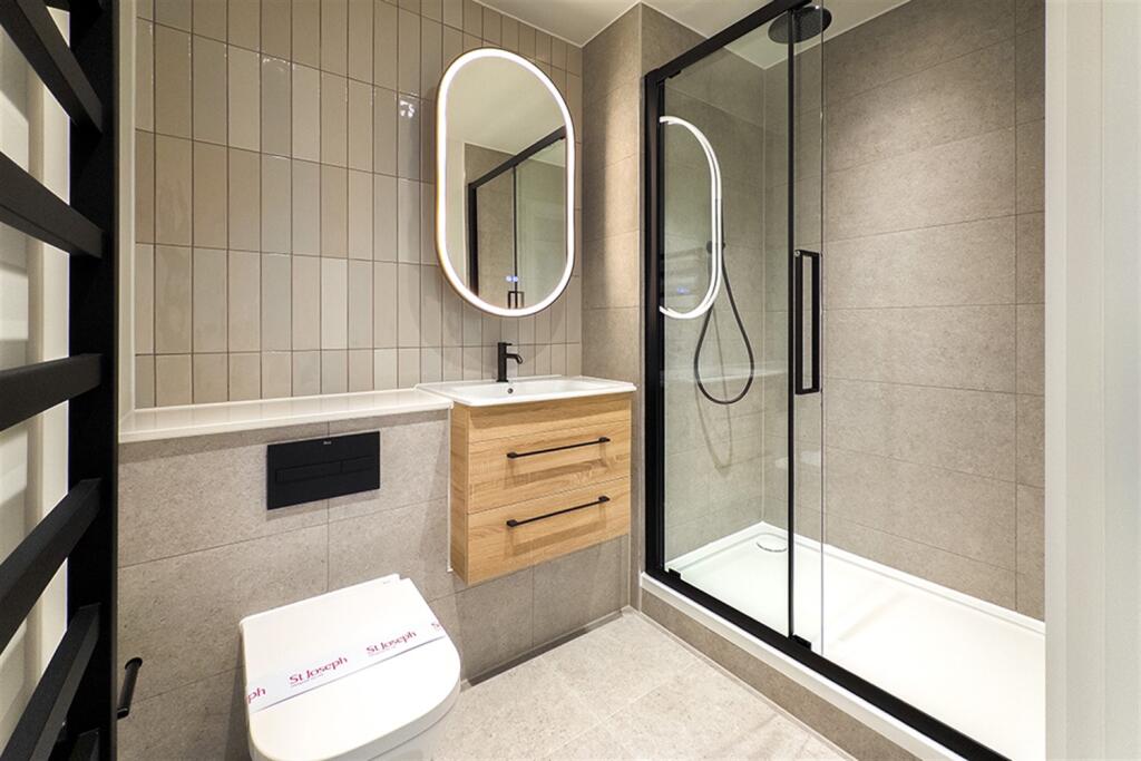 Additional image 10 of Belmont Wharf, Glasswater Lock, B4