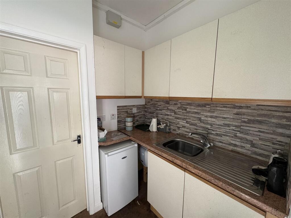 Additional image 4 of Oldbury Road, Rowley Regis