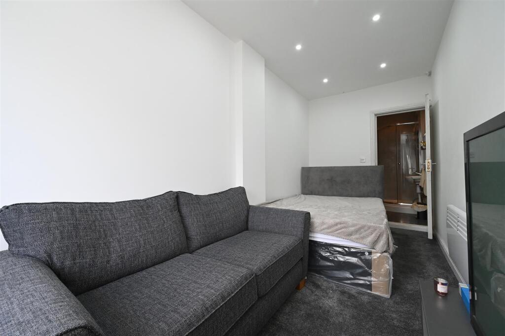 Additional image 8 of Woodbourne Road, Bearwood, Birmingham