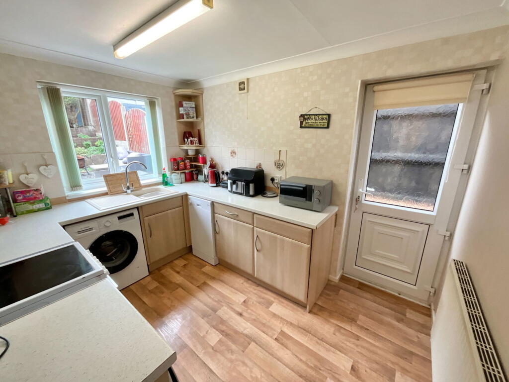 Additional image 4 of HALESOWEN, Sidlaw Close