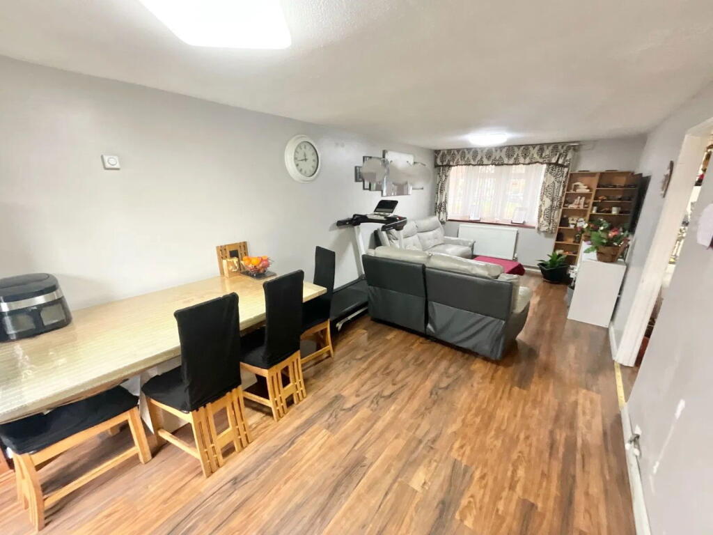 Additional image 4 of OLDBURY, Staulton Green