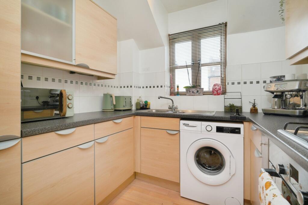 Additional image 9 of 42 Old Hall Gardens, Monkspath, Solihull, West Midlands