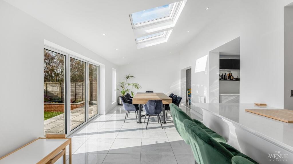 Additional image 35 of 28 Gainsborough Drive, Tamworth