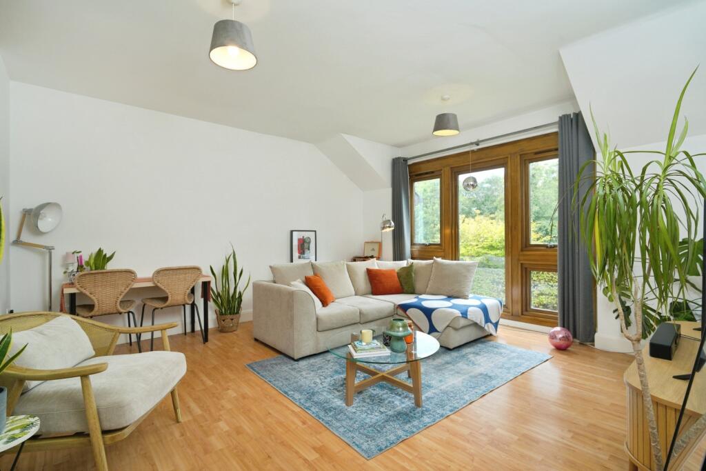 Additional image 7 of 42 Old Hall Gardens, Monkspath, Solihull, West Midlands