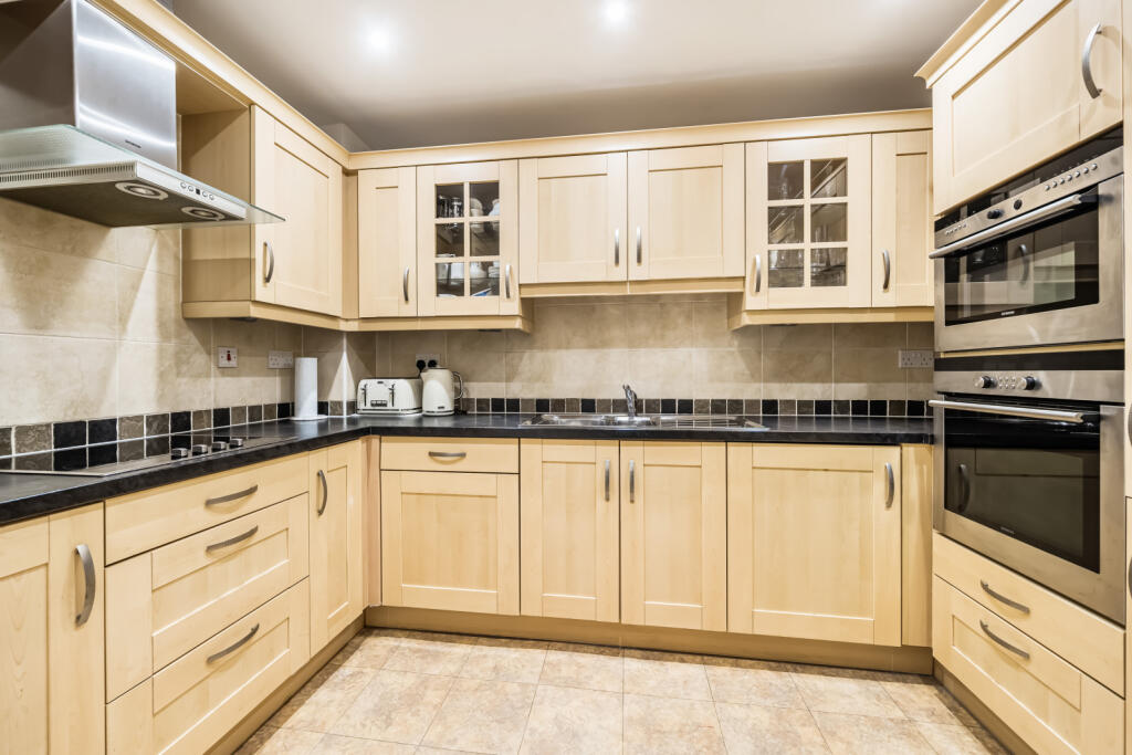 Additional image 5 of Warwick Road, Solihull, West Midlands, B91