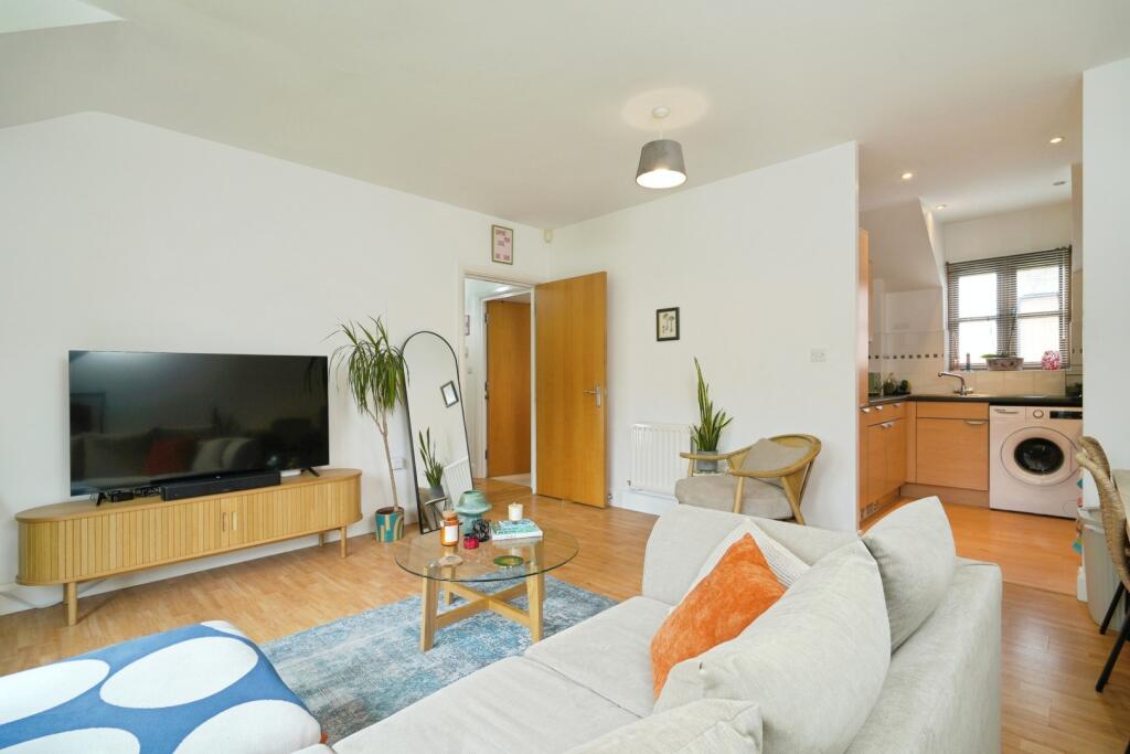 Additional image 5 of 42 Old Hall Gardens, Monkspath, Solihull, West Midlands