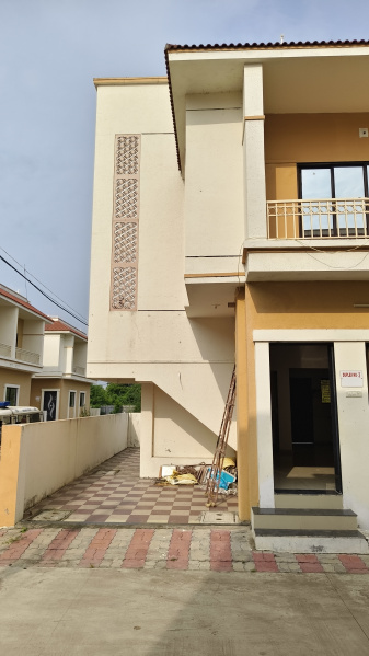 Primary image of Jarod, Vadodara