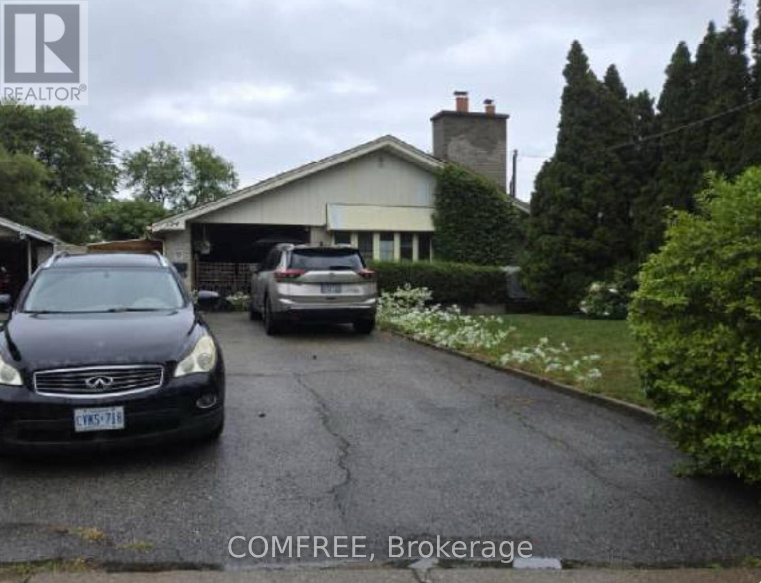 124 ELMHURST DRIVE|Toronto (Rexdale-Kipling), Ontario M9W2K4