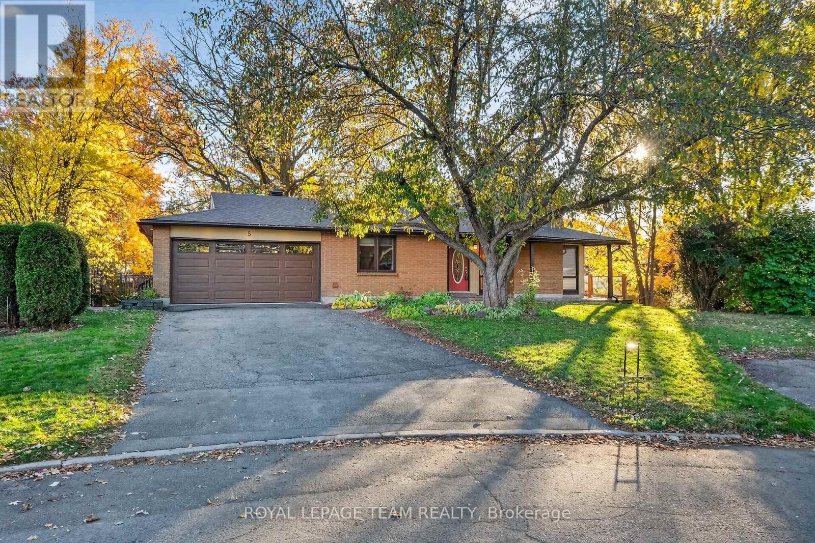 5 GLADIOLA PLACE|Ottawa, Ontario K2G0V4