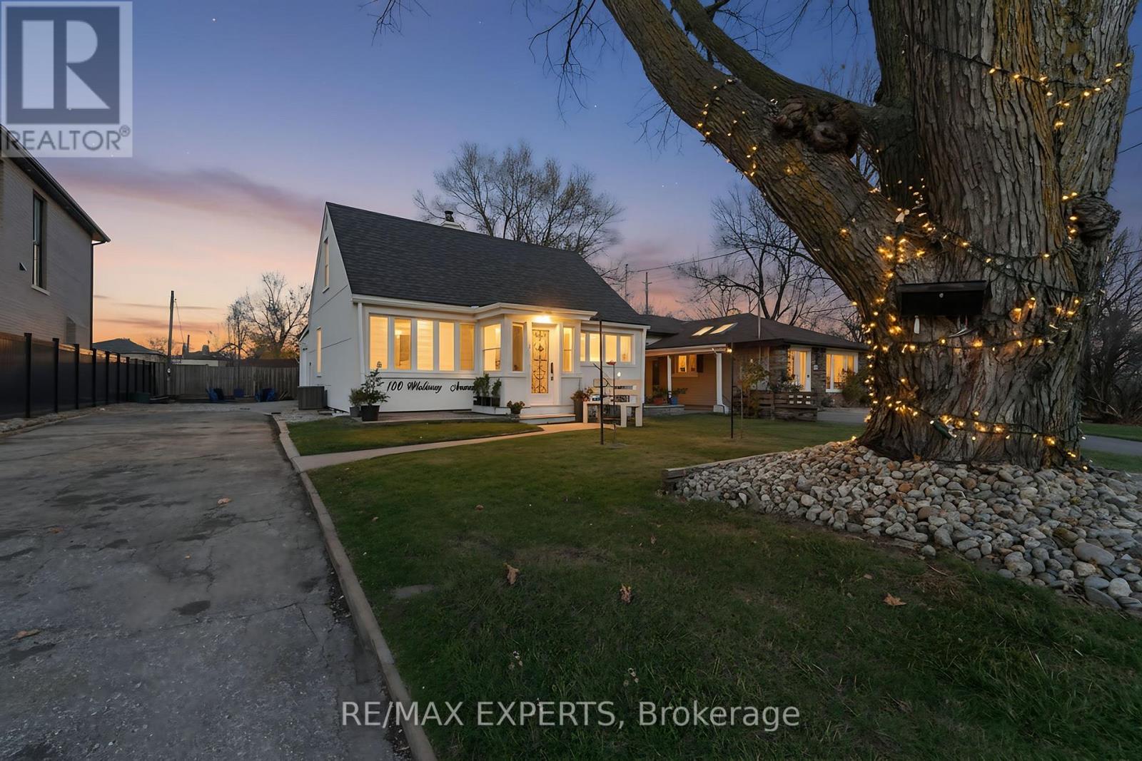 Property image for 100 WALLASEY AVENUE|Toronto (Humberlea-Pelmo Park), Ontario M9M1E4