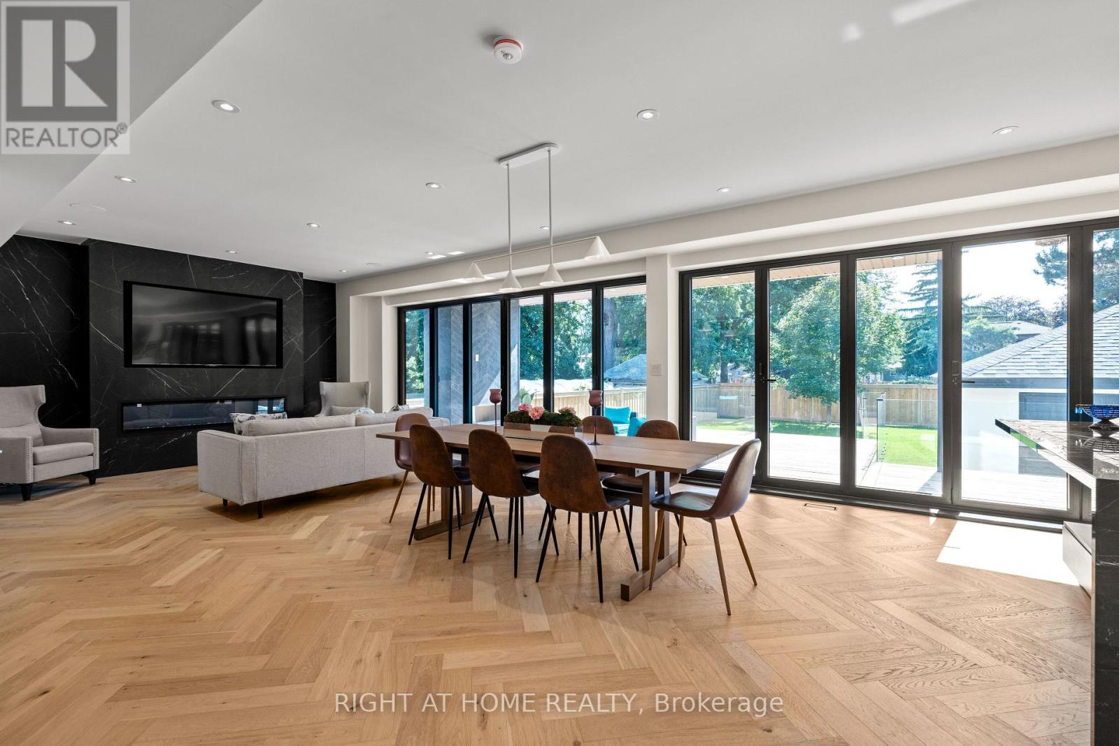 1560 ASGARD DRIVE|Mississauga (Lakeview), Ontario L5E2B9