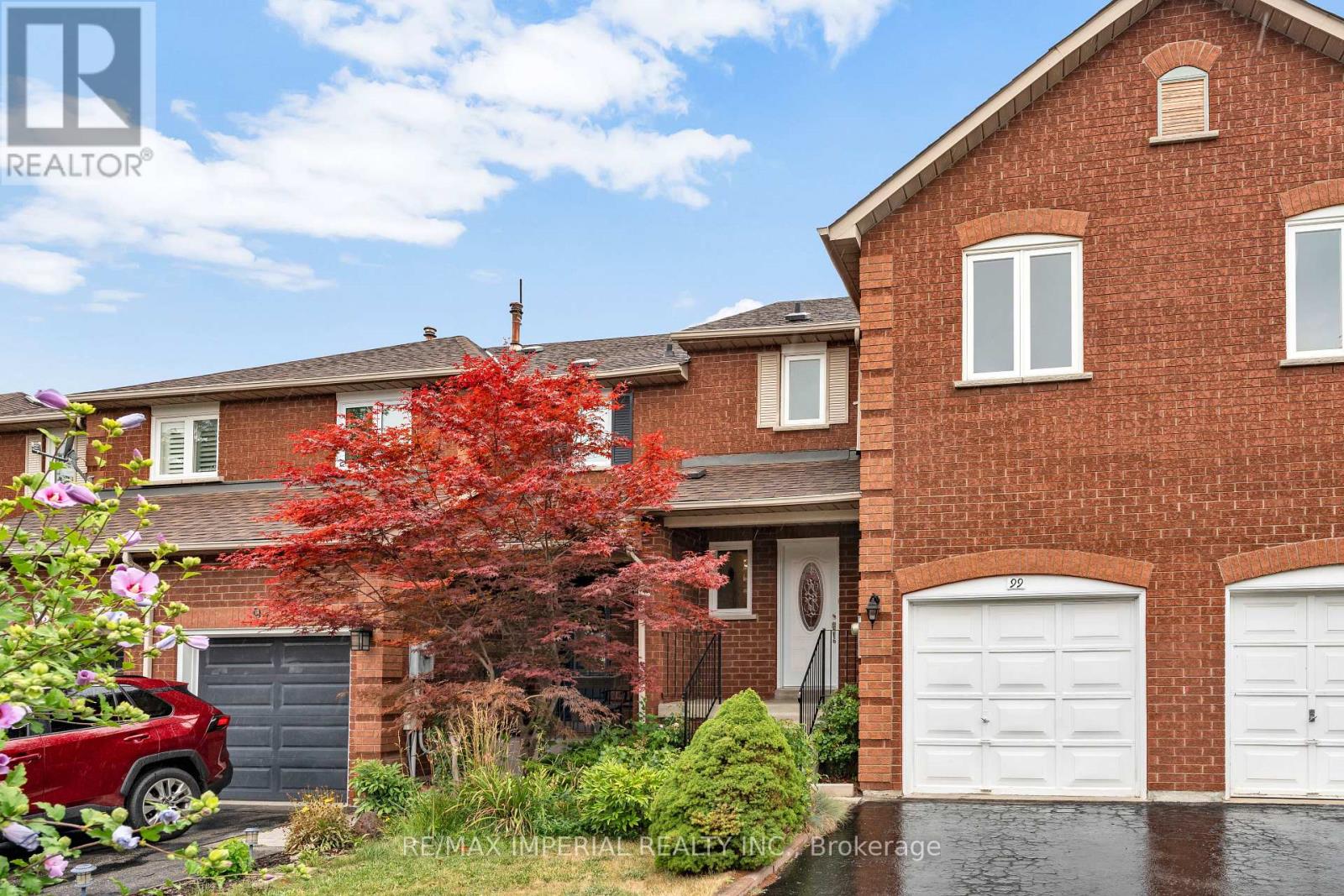 Property image for 99 ISLAY CRESCENT|Vaughan (Maple), Ontario L6A2B9