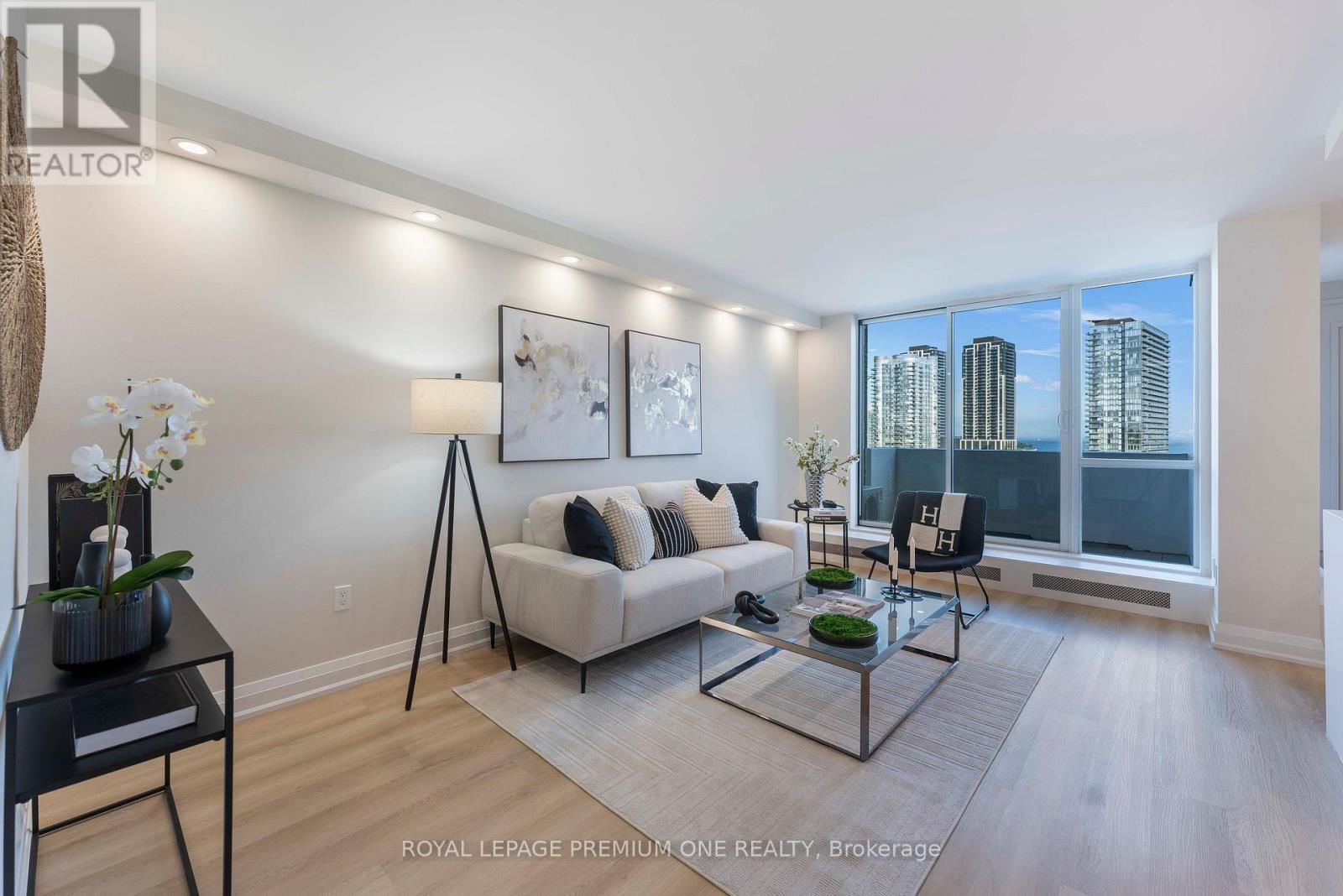 Property image for 608 - 60 SOUTHPORT STREET|Toronto (High Park-Swansea), Ontario M6S3N4