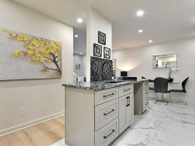 3800 Boul. Le Carrefour|#202|Laval (Chomedey), Quebec H7T2Z4