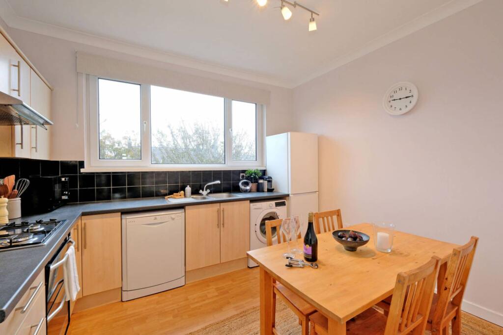 Additional image 7 of Top Floor 46 Esslemont Avenue, Rosemount, Aberdeen, AB25 1SQ