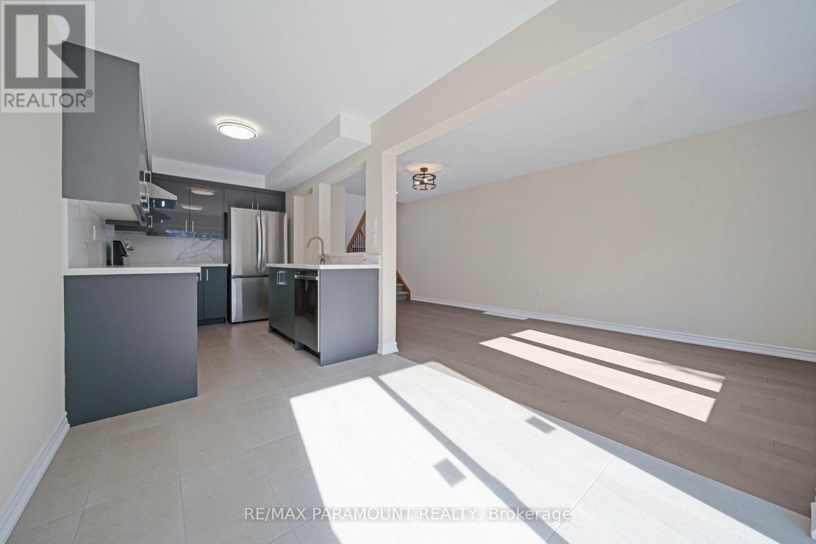 Property image for 37 - 1575 SOUTH PARADE COURT|Mississauga (East Credit), Ontario L5M6E9