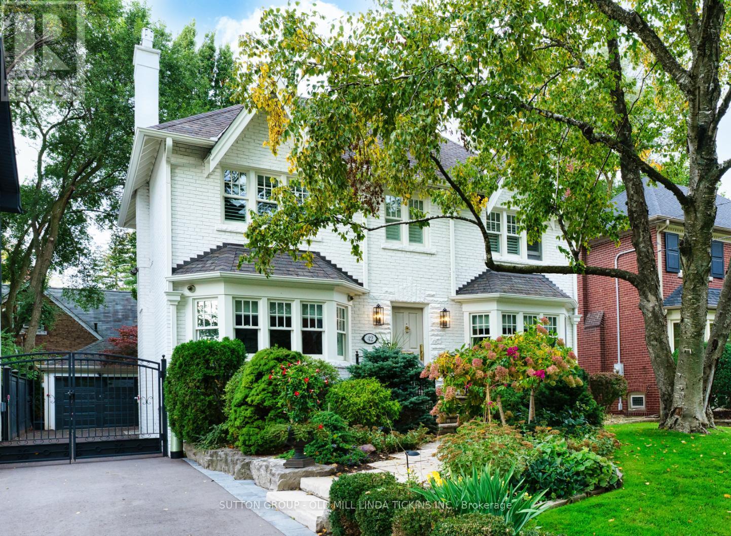 Property image for 42 BRENTWOOD ROAD N|Toronto (Kingsway South), Ontario M8X2B7