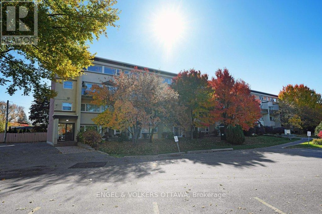 216 - 12 CORKSTOWN ROAD|Ottawa, Ontario K2H5B3