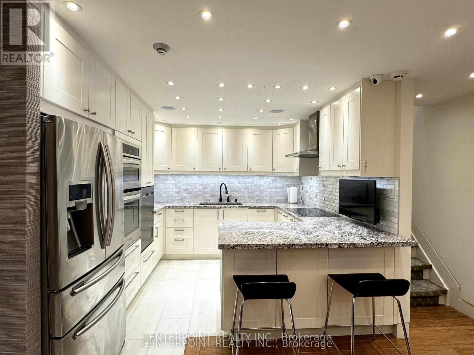 124 - 2 VALHALLA INN ROAD|Toronto (Islington-City Centre West), Ontario M9B6C3