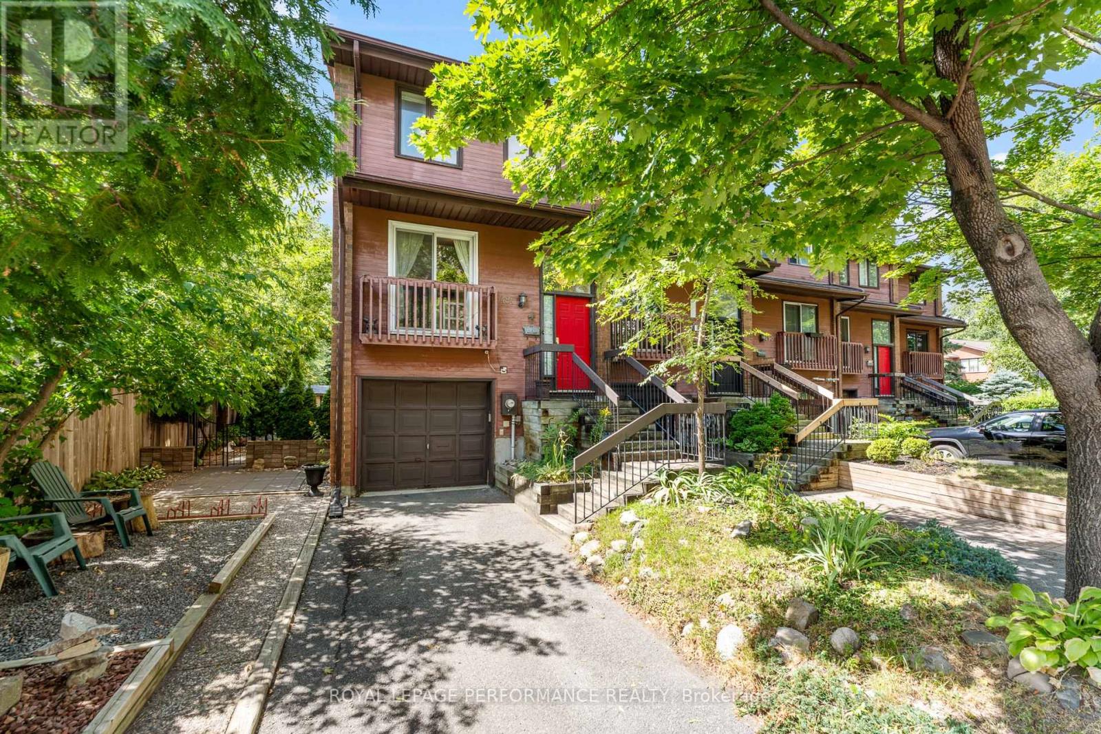 494 WOODLAND AVENUE|Ottawa, Ontario K2B5E5