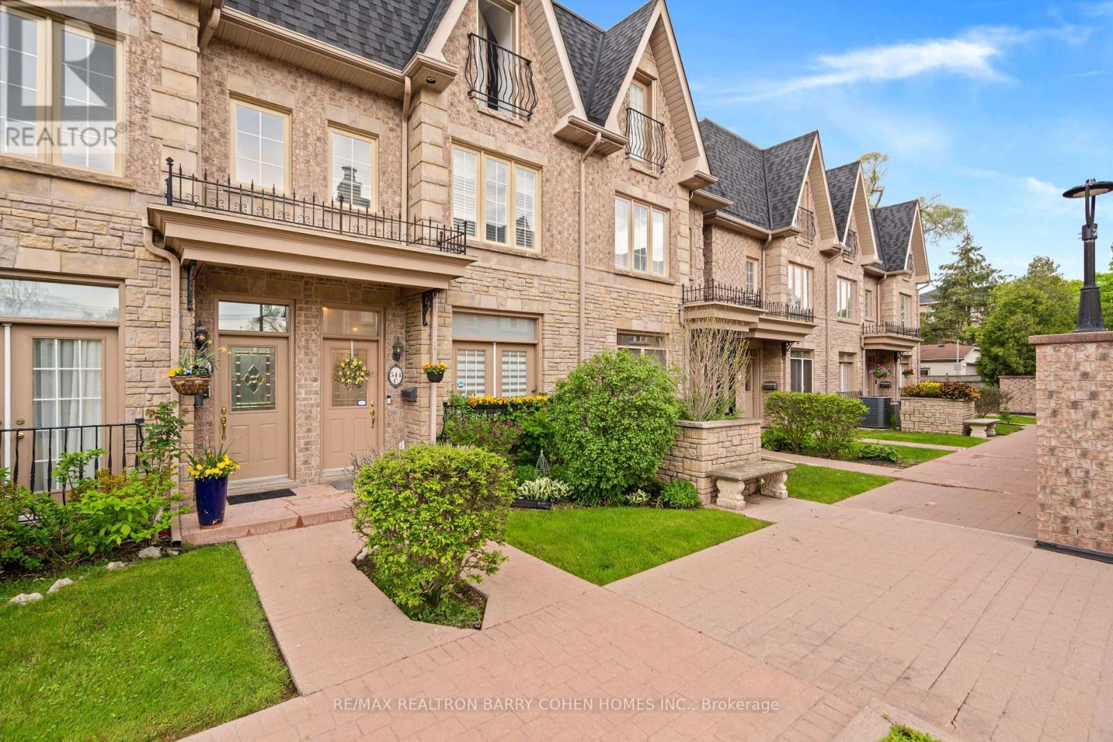 Property image for 544C SCARLETT ROAD|Toronto (Humber Heights), Ontario M9P2S2