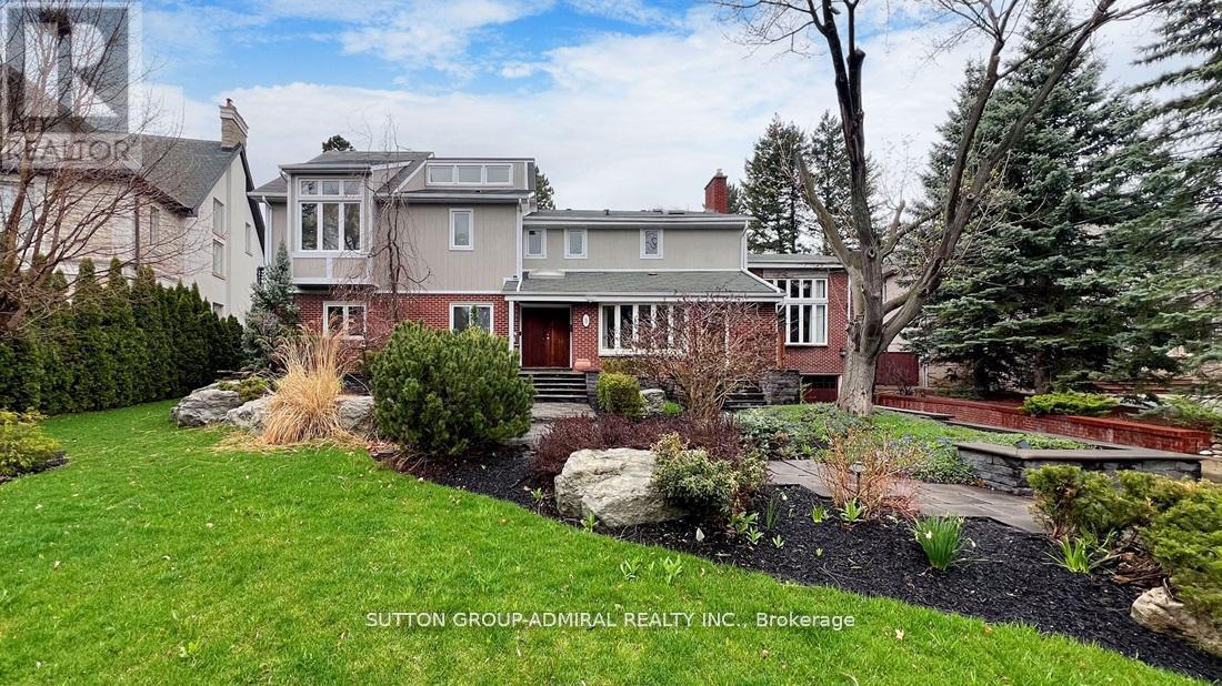 Property image for 8 MEAD COURT|Toronto (St. Andrew-Windfields), Ontario M2L1A6