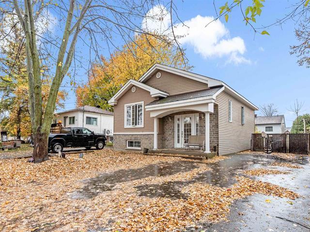 Property image for 3181A Rue Champlain|Sainte-Marthe-sur-le-Lac, Quebec J0N1P0