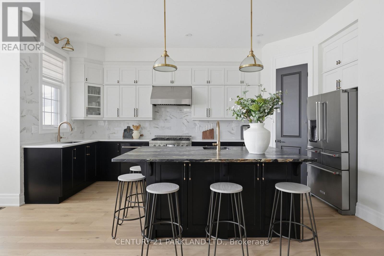 Property image for 34 CHORUS CRESCENT|Vaughan (Kleinburg), Ontario L4H4W3