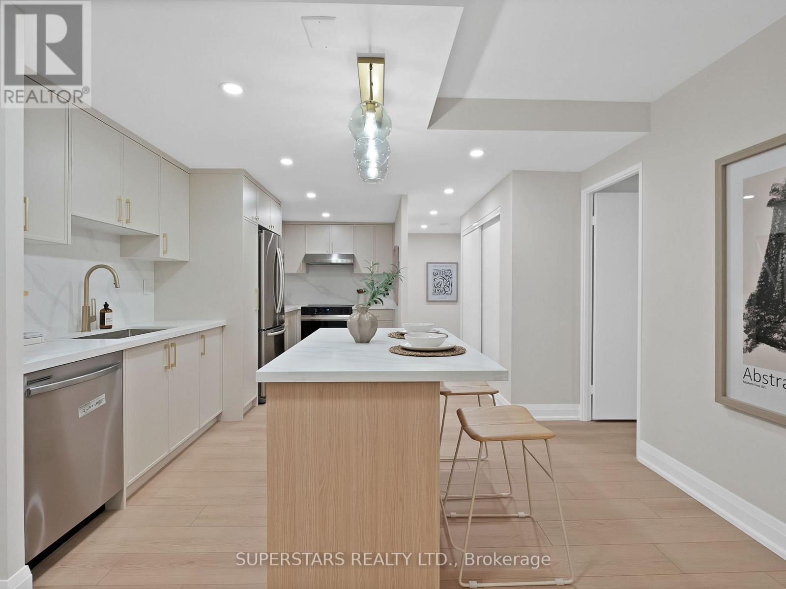 Property image for 704 - 820 BURNHAMTHORPE ROAD|Toronto (Markland Wood), Ontario M9C4W2