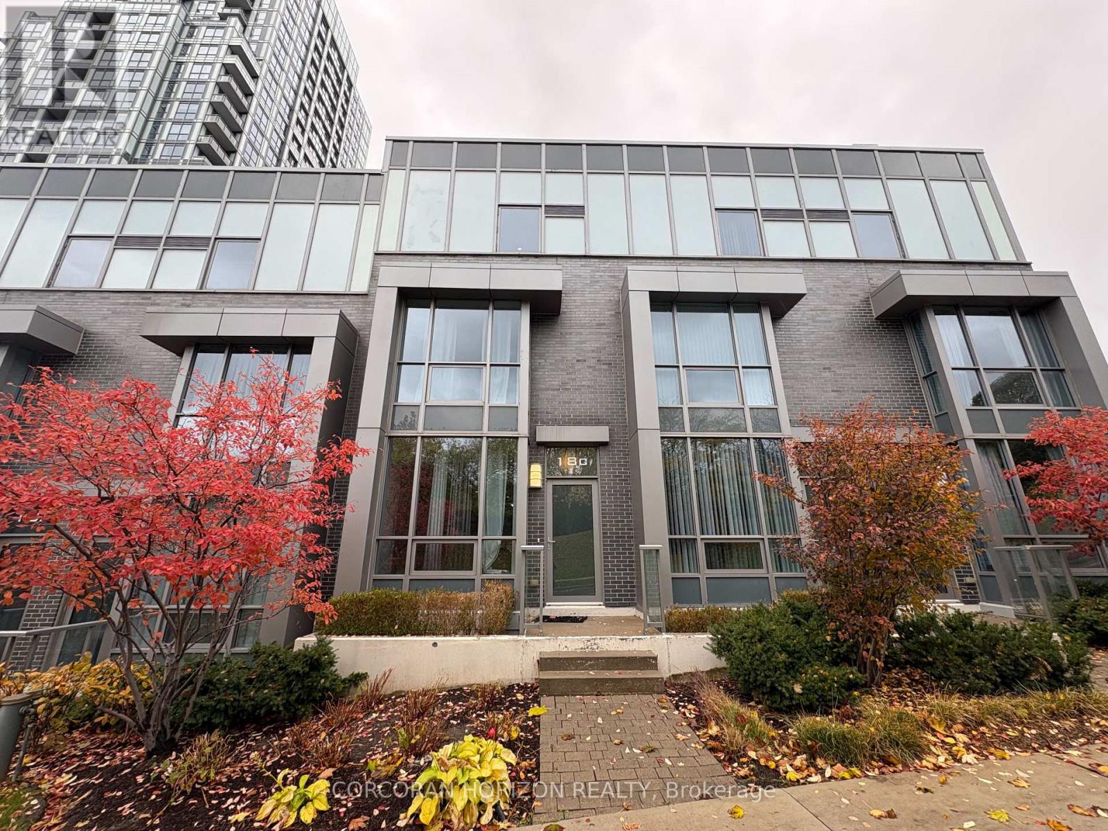 TH18C - 18 GRAYDON HALL DRIVE|Toronto (Parkwoods-Donalda), Ontario M3A0A4