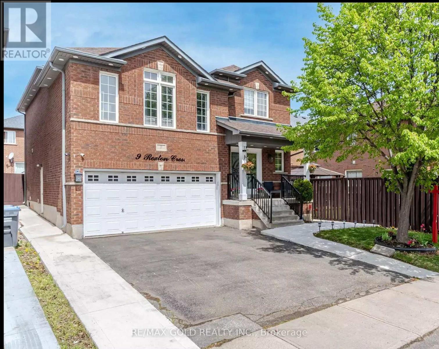9 ROXTON CRESCENT|Brampton (Fletcher's Meadow), Ontario L7A2E7